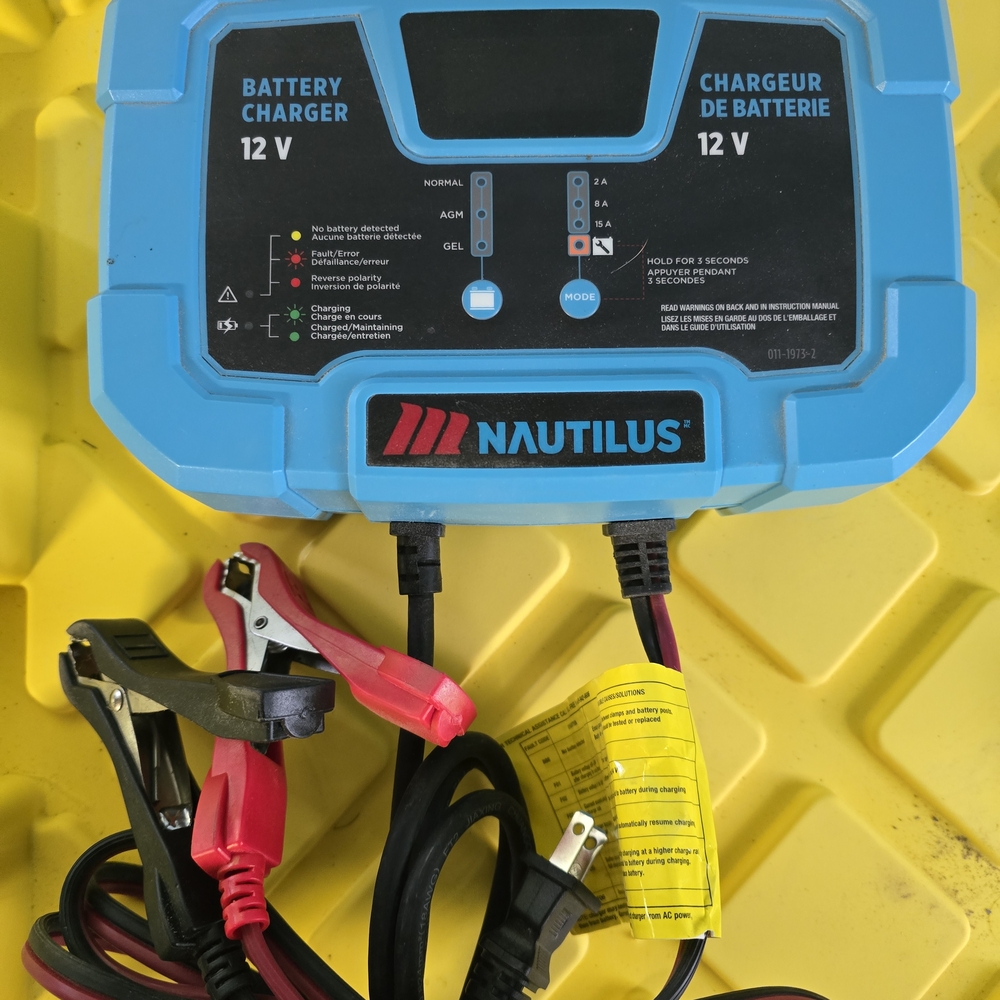 Nautilus 12V Battery Charger - Blue and Black